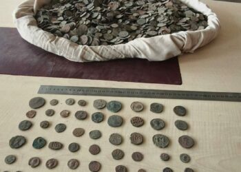 Sancaktepe'de düzenlenen operasyonda 8 bin 582 tarihi eser ele geçirildi