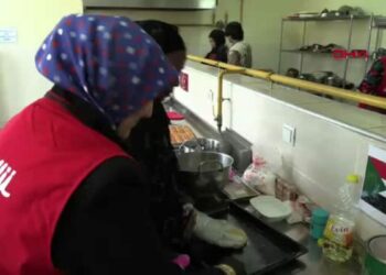 Bolu’da kardeşlik sofrası; 5 ülkenin bayram tatlıları aynı mutfakta