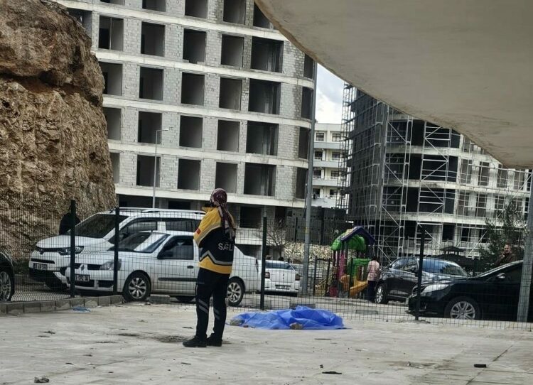 Binanın 10'uncu kat balkonundan düşen Kübra hayatını kaybetti