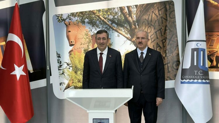 Çanakkale Deniz Zaferi'nin 111'inci yıl dönümü kutlanıyor