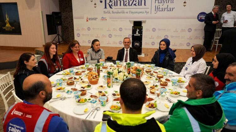 Sancaktepe Belediyesi çalışanları iftar programında bir araya geldi