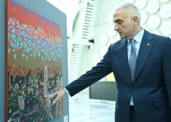 Bakan Ersoy, ‘Başkent Ankara’ sergisini ziyaret etti