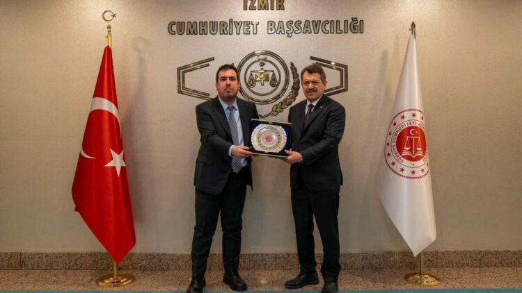 Adalet Bakan Yardımcısı Tuncay'dan İzmir Adliyesi'ne ziyaret