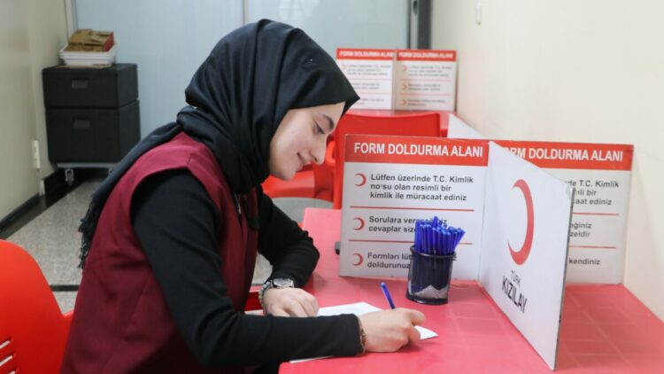 Türk Kızılay'ın rekortmen bağışçı kardeşleri