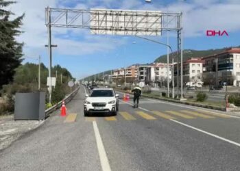 Bayram öncesi Muğla'ya tatilci akını; araç kuyrukları oluştu