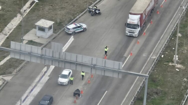 Ankara'da jandarmadan helikopterli trafik denetimi