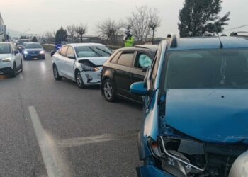 Manisa'da 4 otomobil çarpıştı; 7 yaralı