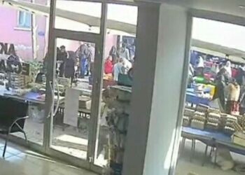 Bayram alışverişindeki kadının altın ve paralarını çalan çifte tutuklama