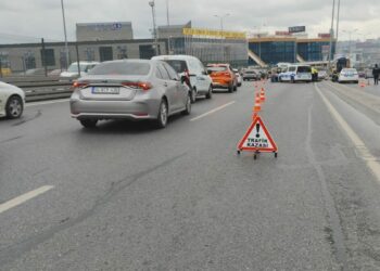 Esenyurt'ta kayganlaşan yolda düşen motosikletli öldü