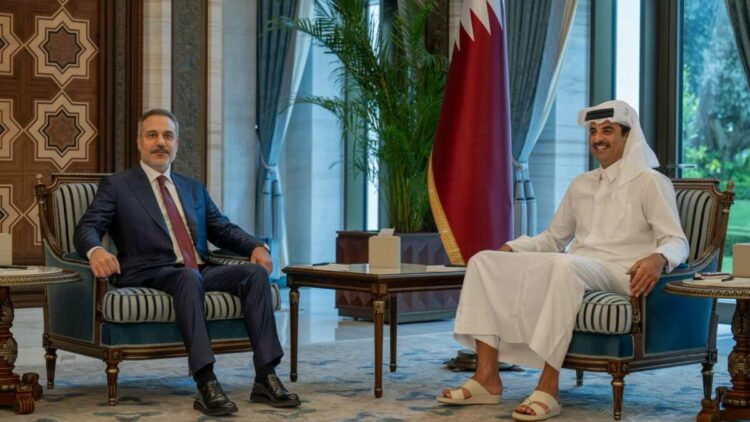 Dışişleri Bakanı Fidan, Katar Emiri Al Sani tarafından kabul edildi