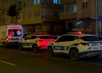 Mezarlık ziyaretinden dönen ailesi tarafından ölü bulundu
