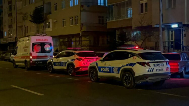 Mezarlık ziyaretinden dönen ailesi tarafından ölü bulundu