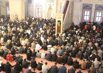 Adana'da Sabancı Merkez Camisi’nde bayram namazı kılındı