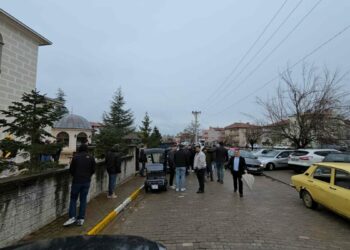 Sındırgı'da 4 büyüklüğünde deprem