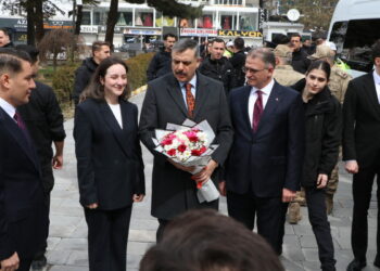 Bakan Çiftçi, bayramlaşma programı için Van'a geldi