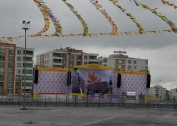 Diyarbakır'da nevruz ateşi için 5 ton odun yakılacak