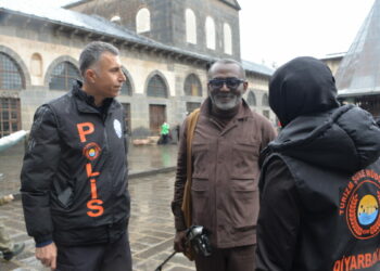 Diyarbakır'da turizm polisi, bayramda kente gelen turistlere 7 dilde hizmet veriyor