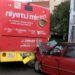 Ümraniye'de İETT otobüsüne çarpan otomobilin sürücüsü yaralandı