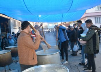 Aydın'da geleneksel keşkek hayrı 20 bin kişiye ulaştı