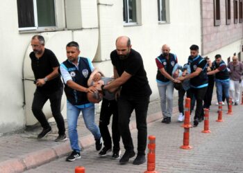 Kavgaya müdahale eden polisin şehit olduğu olayda, sanığın müebbete çevrilen cezası onandı