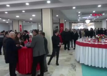 Bakan Çiftçi, Van'da bayramlaşma programlarına katıldı
