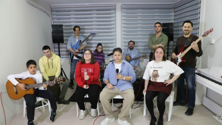 'Sıradışı Çocuklar' engelleri notaların gücüyle aşıyor