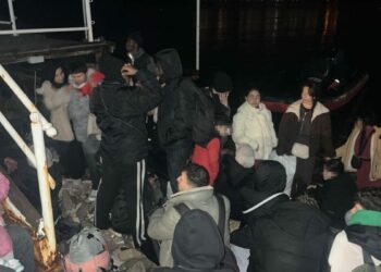 Bodrum'da 33 kaçak göçmen 3 göçmen kaçakçısı yakalandı