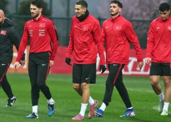 3 büyüklerden 32 futbolcu milli takımlarında mücadele edecek