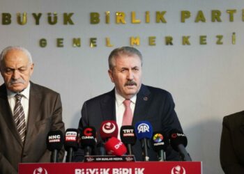 Destici: İran'da öldürülen kız çocuklarını hiç kimse unutmayacak