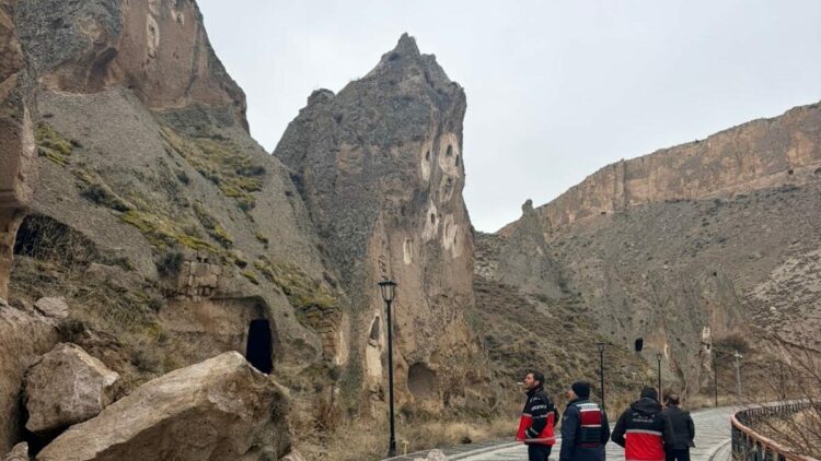 Soğanlı Vadisi’nde kaya parçası düştü