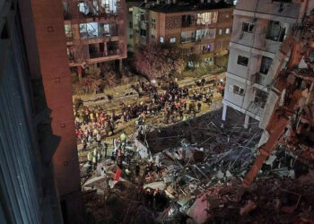 Arad kenti füzelerle vuruldu; 6 ölü, 100'ün üzerinde yaralı