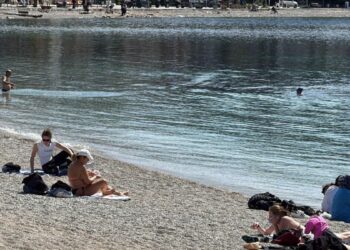 Bodrum'da bayramın son gününde tatilciler plajlarda zaman geçirdi
