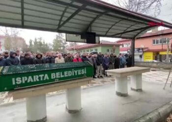 Aile arasındaki tartışmada silahla vurulan polis toprağa verildi, kardeşi tutuklandı
