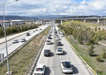 'Kilit kavşak' Kırıkkale'de bayram dönüşü yoğunluğu