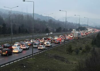 Bayram tatili dönüşünde Bolu'da ulaşım yavaşladı