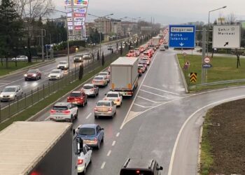 Ankara kara yolunda bayram dönüşü yoğunluğu