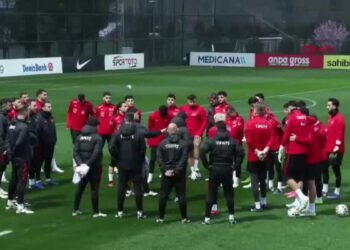 A Milli Futbol Takımı, Romanya maçı hazırlıklarını sürdürdü / Haber eklendi