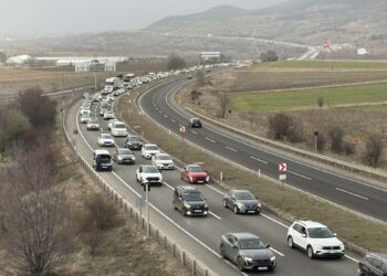 Bayram tatili dönüşünde Karabük geçişinde yoğunluk