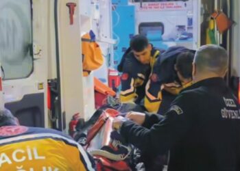 Şarampole yuvarlanan otomobilde 1 kişi öldü, 4 kişi de yaralandı