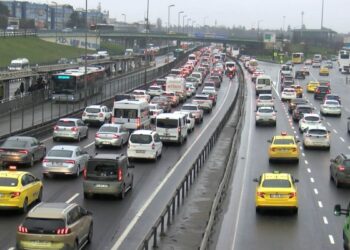 İstanbul'da haftanın ilk iş gününde trafik yoğunluğu