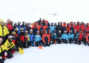 AFAD’dan, 2 bin 200 rakımlı Erciyes’te personele çığ eğitimi