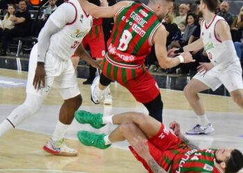 Karşıyaka potada dağıldı