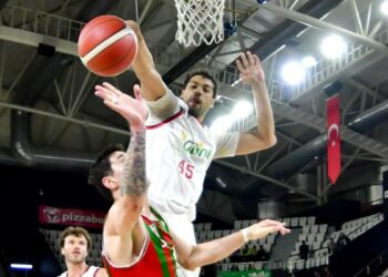 Manisa Basket düze çıktı