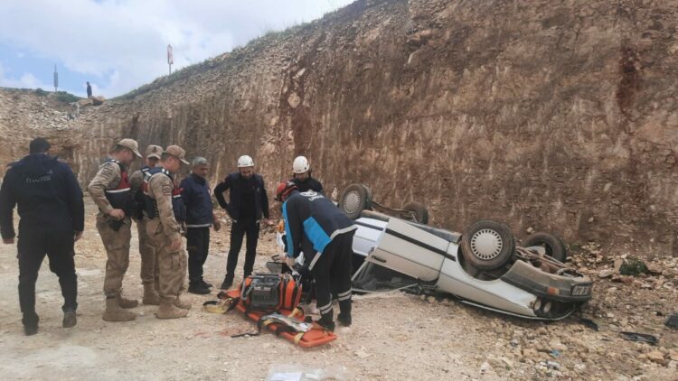 Otomobil, 8 metreden uçtu: 1 ölü, 1 yaralı