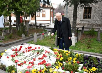 Bahçeli, Muhsin Yazıcıoğlu'nun kabrini ziyaret etti