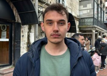 Gazeteciyi darbeden kuyumcu gözaltına alındı