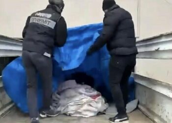 Balıkesir'de 42 bin 600 adet sentetik ecza hapı ele geçirildi