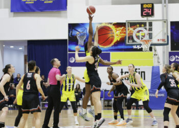 Fenerbahçe Opet - Çimsa ÇBK Mersin: 73-62