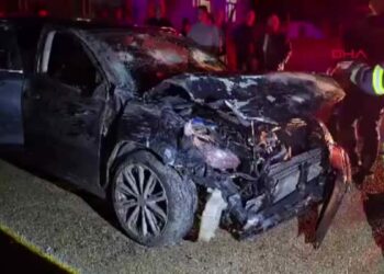 Adana'da otomobil takla attı: 1 yaralı