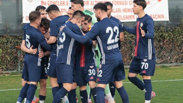 Altınordu evinde Kastamonuspor ile oynuyor